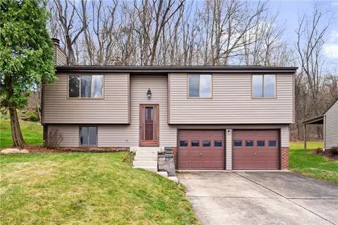 1248 Armstrong Dr, South Park, PA 15129