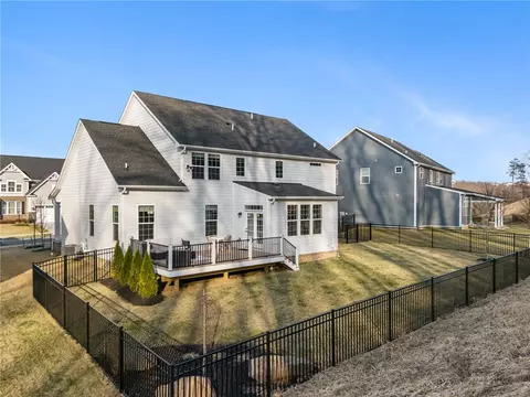 Exterior - 314 Crest Ln, Mars, PA 16046 photo 7 of 8