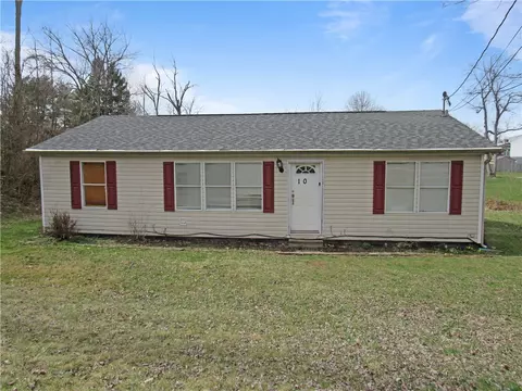 10 Hazel St, Fairchance, PA 15436