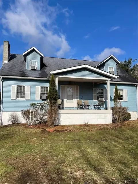 435 Narrows Rd, Connellsville, PA 15425