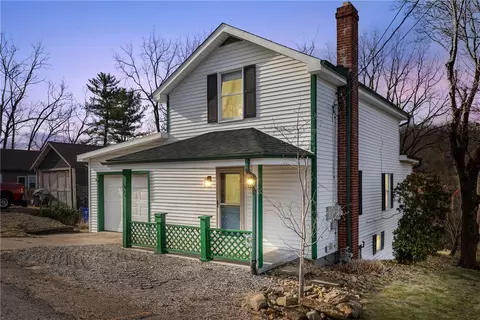 62 Allegheny Ave, Valencia, PA 16059