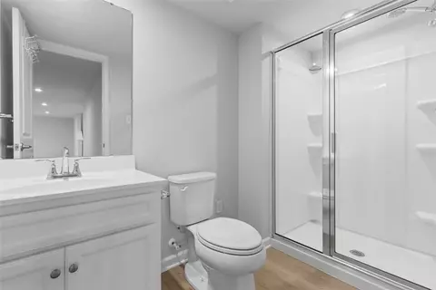 Bath - 130 Arnoni Dr, Clairton, PA 15025 photo 4 of 4