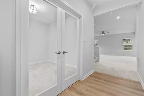 Entry Way - 130 Arnoni Dr, Clairton, PA 15025 photo 2 of 5