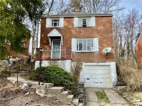 2181 Vantine St, Pittsburgh, PA 15221