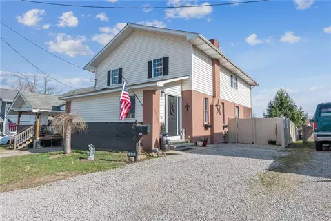 313 E South St, Carmichaels, PA 15320