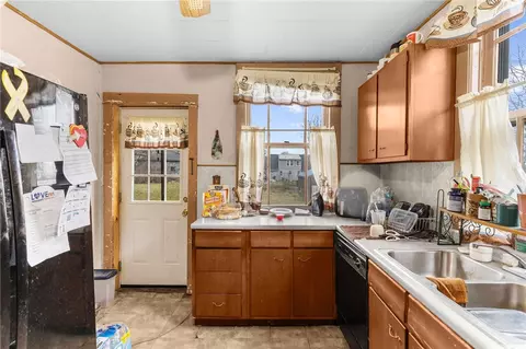 Kitchen - 121 Shenango Blvd, Farrell, PA 16121 photo 2 of 2