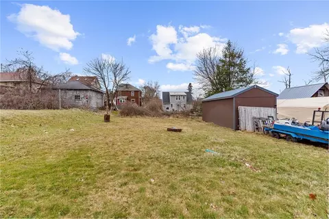 Exterior - 121 Shenango Blvd, Farrell, PA 16121 photo 5 of 5