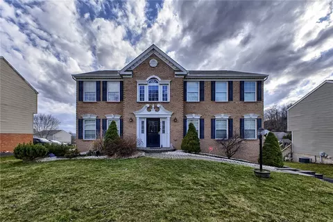 310 Chanticleer Cir, New Stanton, PA 15672