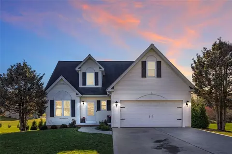 207 Lawrence Ct, Gibsonia, PA 15044