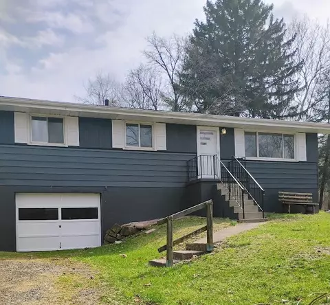 1563 Alta Dr, New Kensington, PA 15068