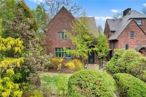 303 Leroi Rd, Pittsburgh, PA 15208