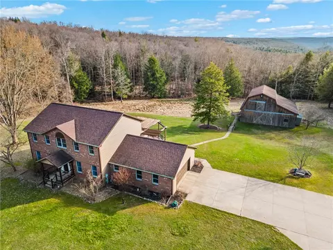 571 Miller Rd, Franklin, PA 16323
