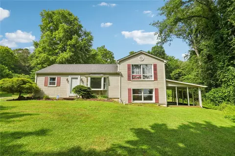 3425 Mercer Rd, New Castle, PA 16105