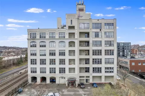 5850 Centre Ave #215, Pittsburgh, PA 15206