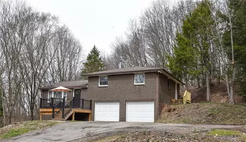 915 Willow St, North Apollo, PA 15673