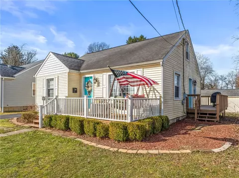 362 S 4th St, Sharpsville, PA 16150
