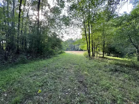 542 Watters Station Rd, Evans City, PA 16033