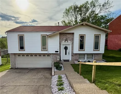 7 Colonial Dr, Monessen, PA 15062