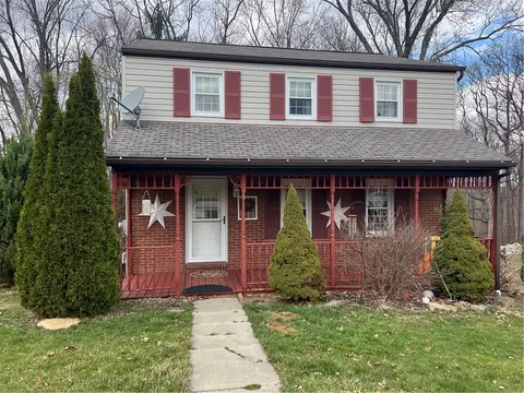 110 Edgewood Dr, Beaver, PA 15009