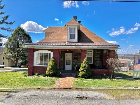 1828 4th St, Connellsville, PA 15425