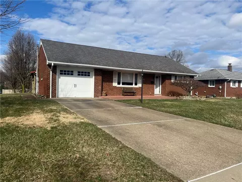 3001 Artfield St, New Kensington, PA 15068