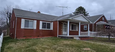 935 Carle St, Baden, PA 15005