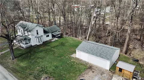 665 Hamburg Rd, Fredonia, PA 16124
