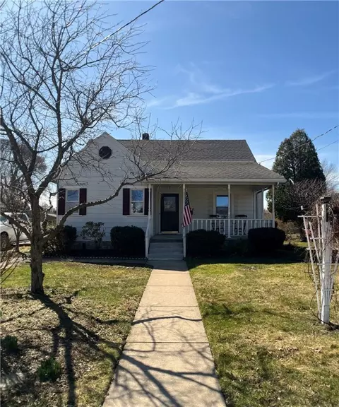 2922 Highland Rd, Erie, PA 16506
