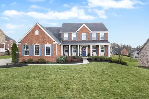 1100 Blackthorne Dr, Jeannette, PA 15644