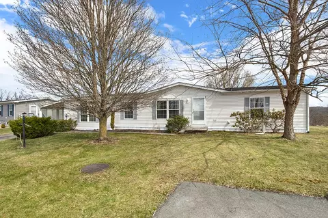 457 Blue Jay Ln, Apollo, PA 15613