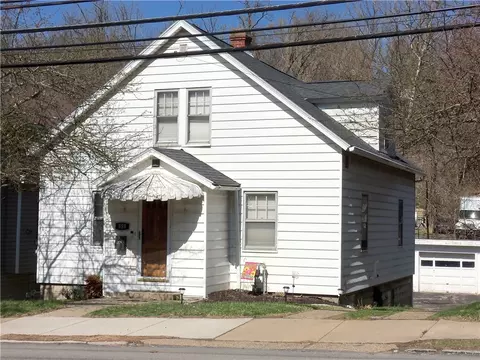 859 E Maiden St, Washington, PA 15301