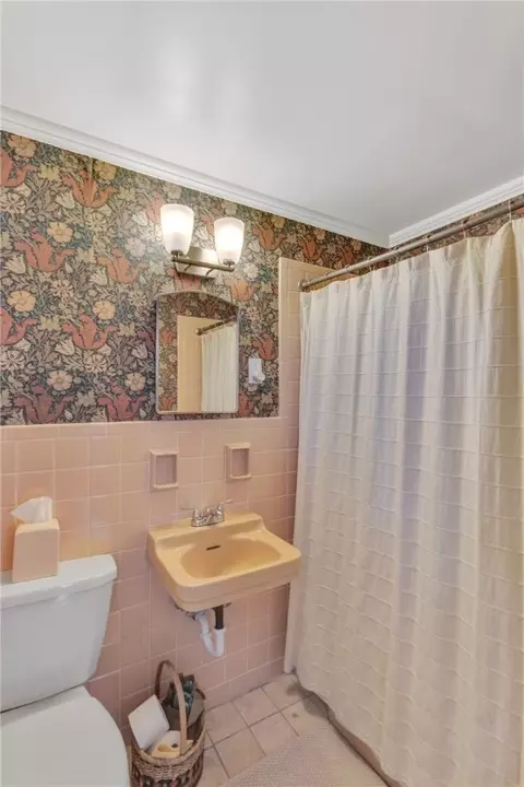 Bath - 5044 Sequoia Ct, Export, PA 15632 photo 1 of 2