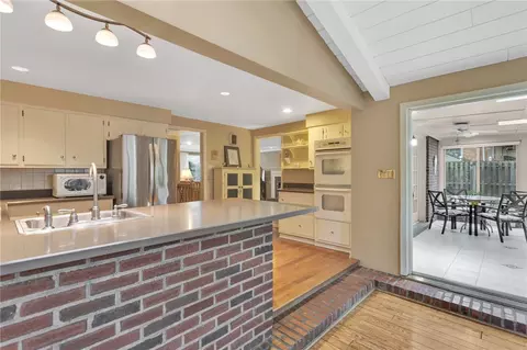 Kitchen - 5044 Sequoia Ct, Export, PA 15632 photo 5 of 5