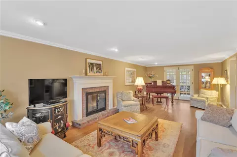 Living - 5044 Sequoia Ct, Export, PA 15632 photo 5 of 6