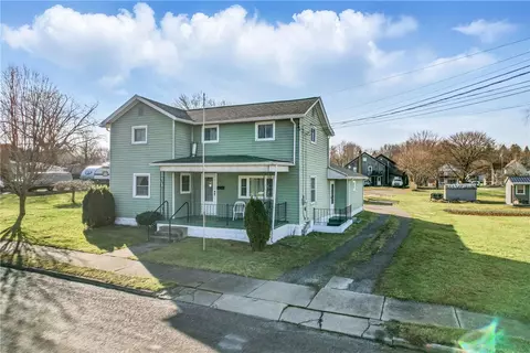 933 W Main St, Sharpsville, PA 16150