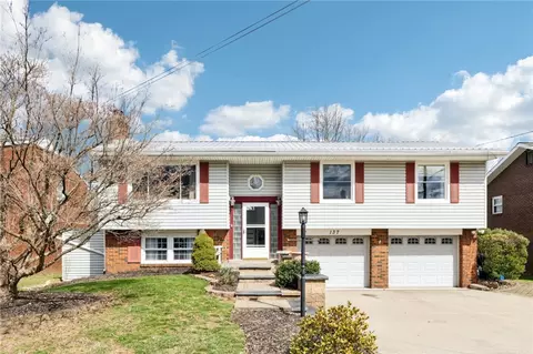 137 Conneaut Dr, Pittsburgh, PA 15239
