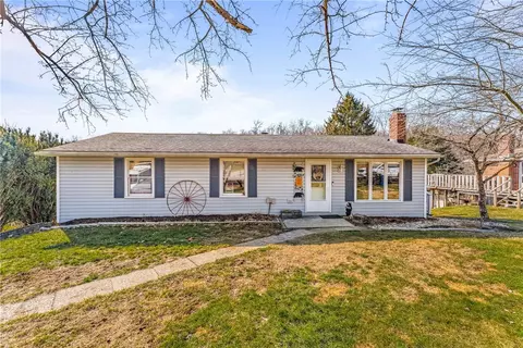 6925 Spruce St, Finleyville, PA 15332