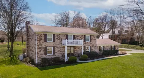 1 Oakhurst Dr, Butler, PA 16002