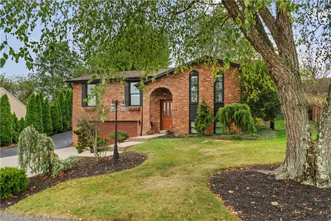 2835 Dolores Dr, South Park, PA 15129
