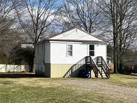967 Josephine Ave, Indiana, PA 15701