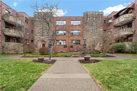 767 College St #103, Pittsburgh, PA 15232