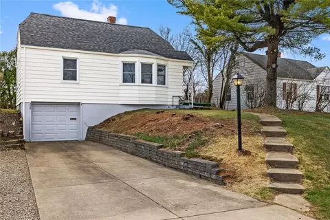 228 Nantucket Dr, Pittsburgh, PA 15236
