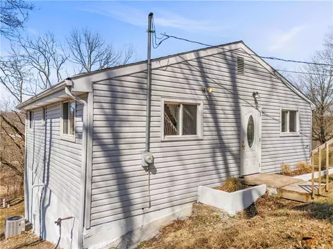 87 Wilson Ave, Cecil, PA 15321