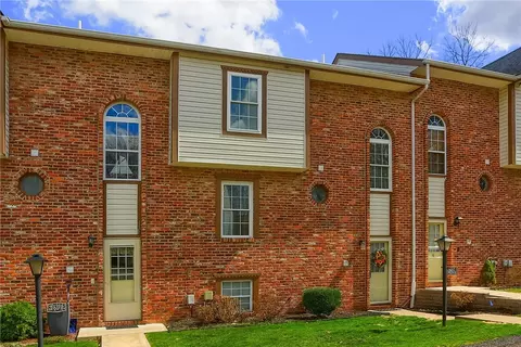 2605 Timberglen Dr, Imperial, PA 15126