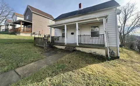 960 Broad St, Washington, PA 15301