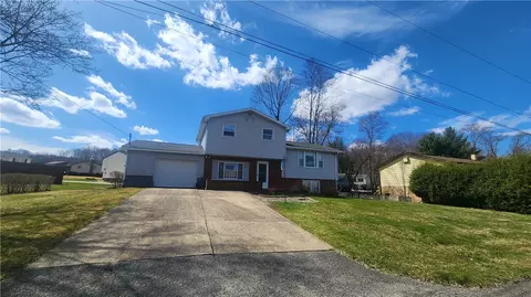 208 Roselle Dr, Apollo, PA 15613