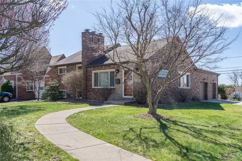 4800 Mooreridge, Pittsburgh, PA 15227