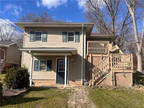 447 12 Falls Ave, New Castle, PA 16105