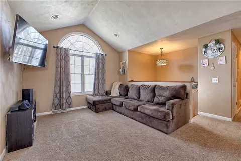 56 Fourth St, Irwin, PA 15642 photo 5