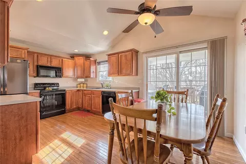56 Fourth St, Irwin, PA 15642 photo 12